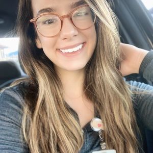 Meet your Posher, Destinee